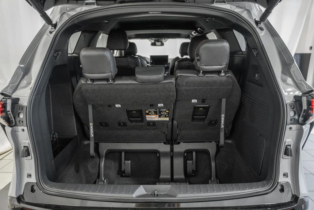 Used 2026 Toyota Sienna XSE image 10
