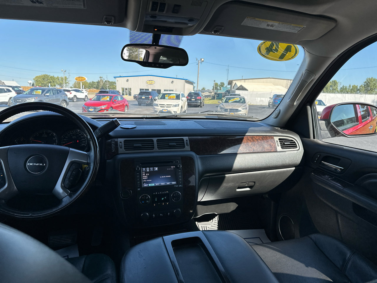 Used 2014 GMC Yukon XL Denali image 23