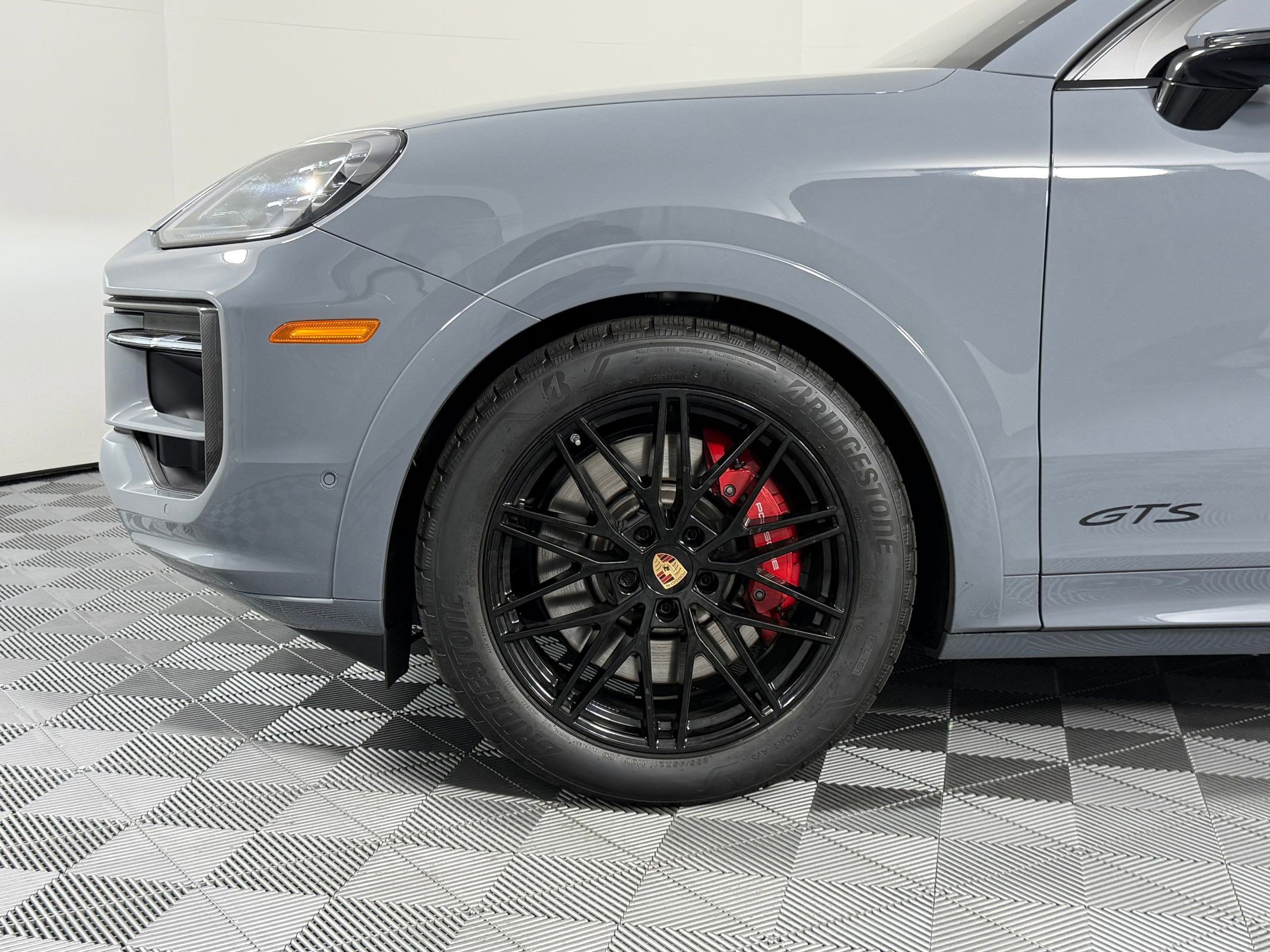 Certified 2025 Porsche Cayenne GTS image 12