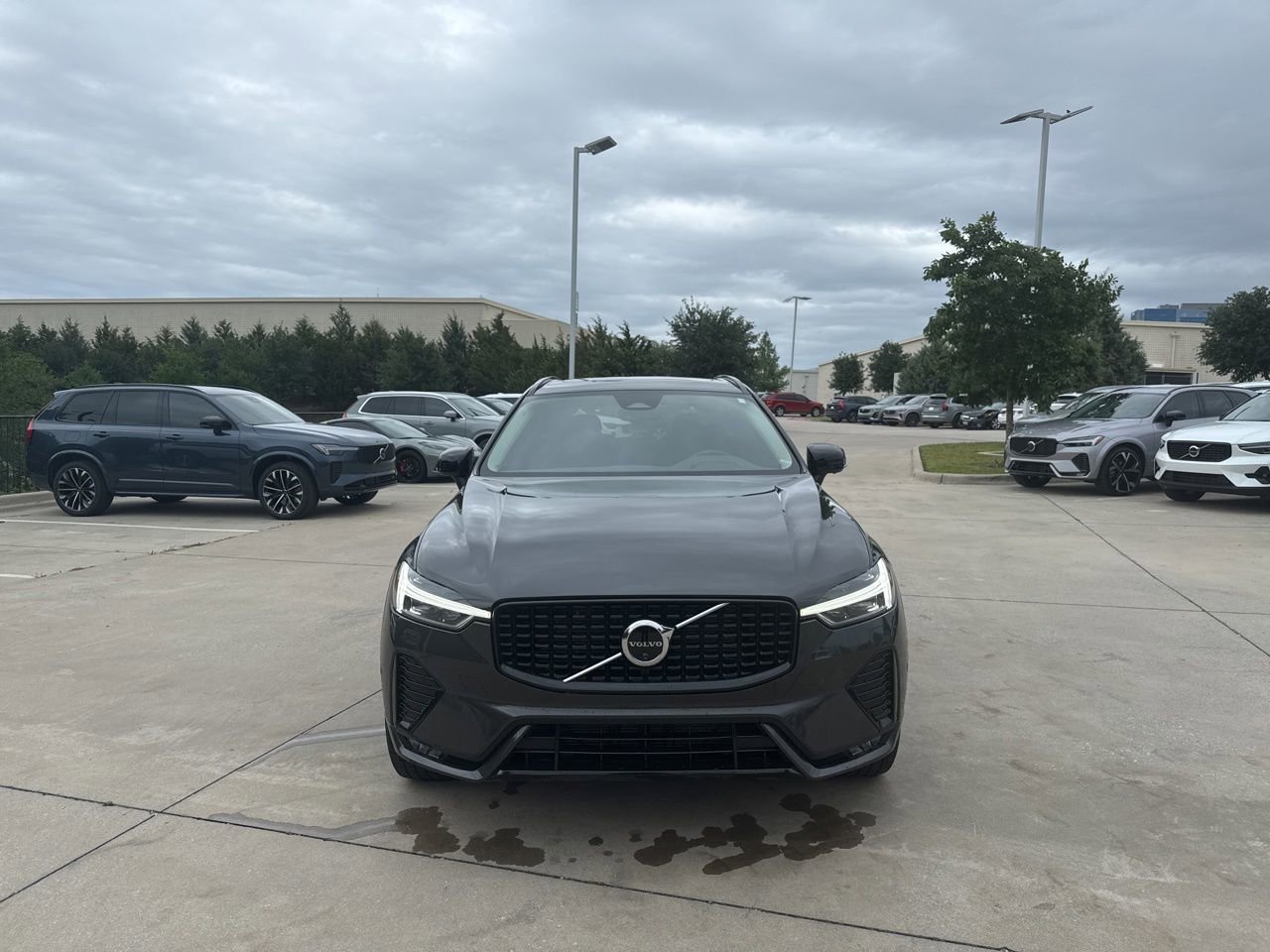 Used 2024 Volvo XC60 B5 Plus w/ Protection Package Premier AWD/4WD image 2