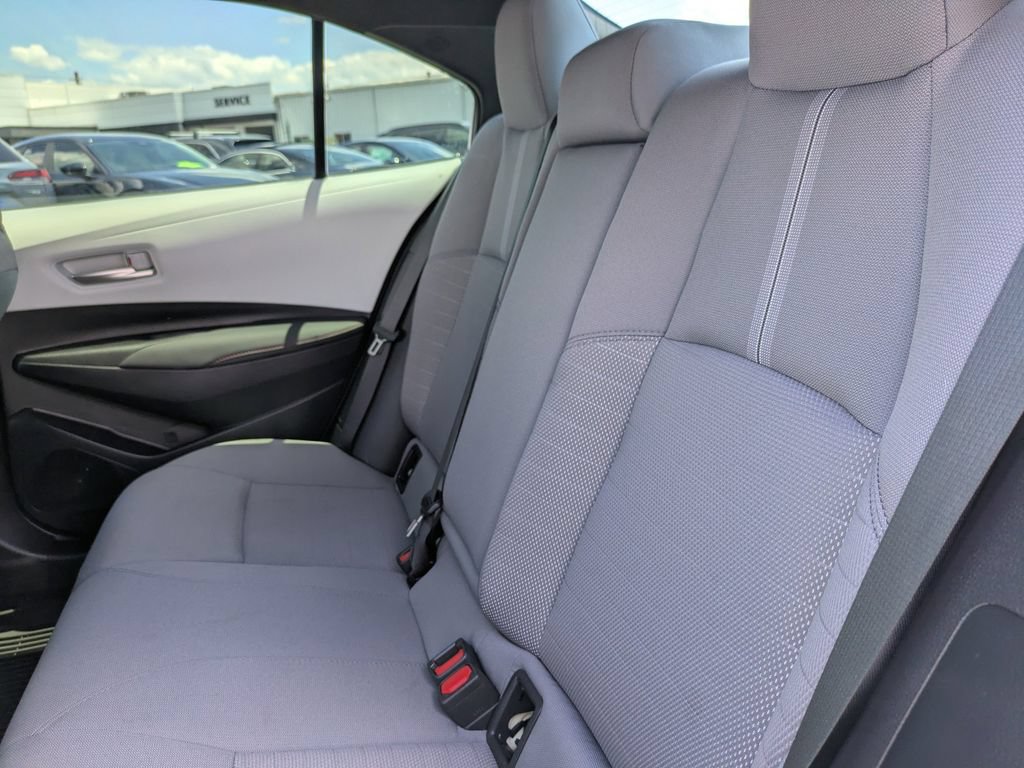 Used 2025 Toyota Corolla SE FWD image 14