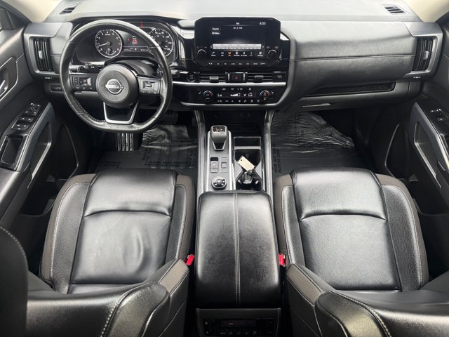 Used 2025 Nissan Pathfinder SL AWD/4WD image 13