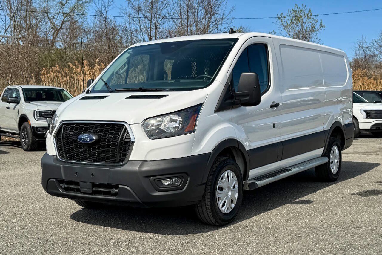Used 2024 Ford Transit 250 Low Roof w/ Exterior Upgrade Package RWD image 7