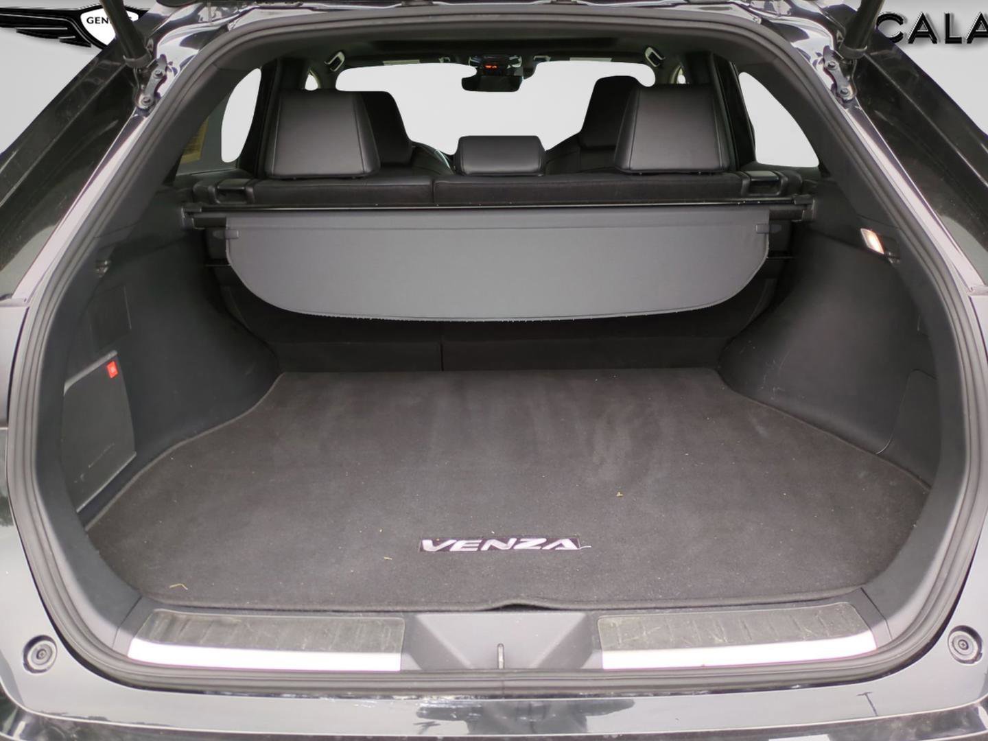 Used 2022 Toyota Venza Limited w/ Advanced Technology Package image 9