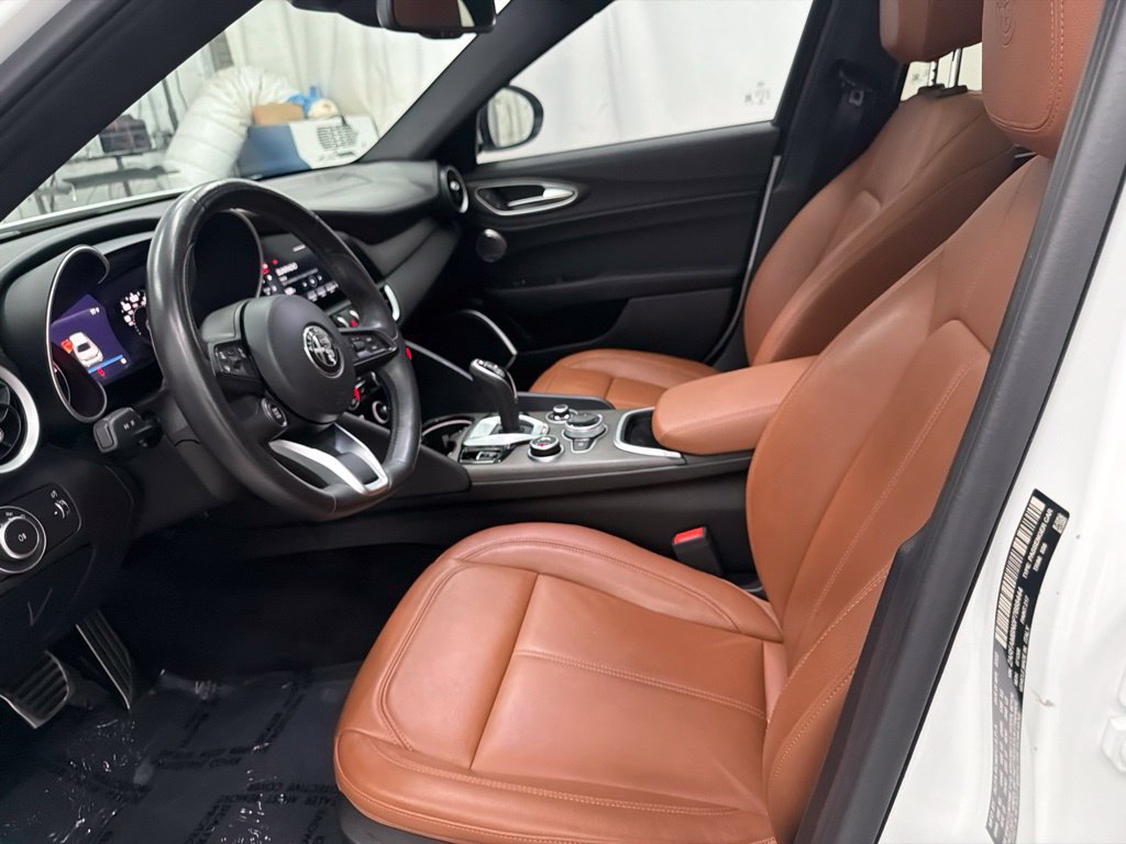 Used 2023 Alfa Romeo Giulia Ti RWD image 13