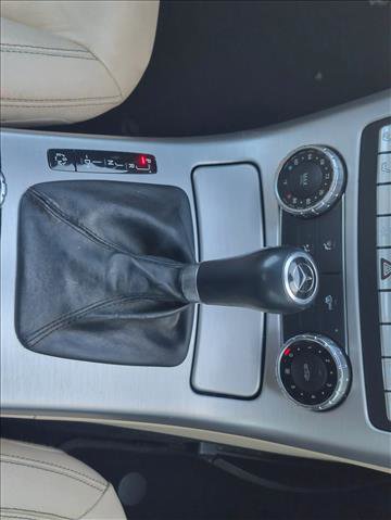 Used 2013 Mercedes-Benz SLK 250 image 12