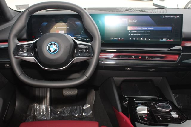 Used 2025 BMW i5 xDrive40 w/ Premium Package image 19