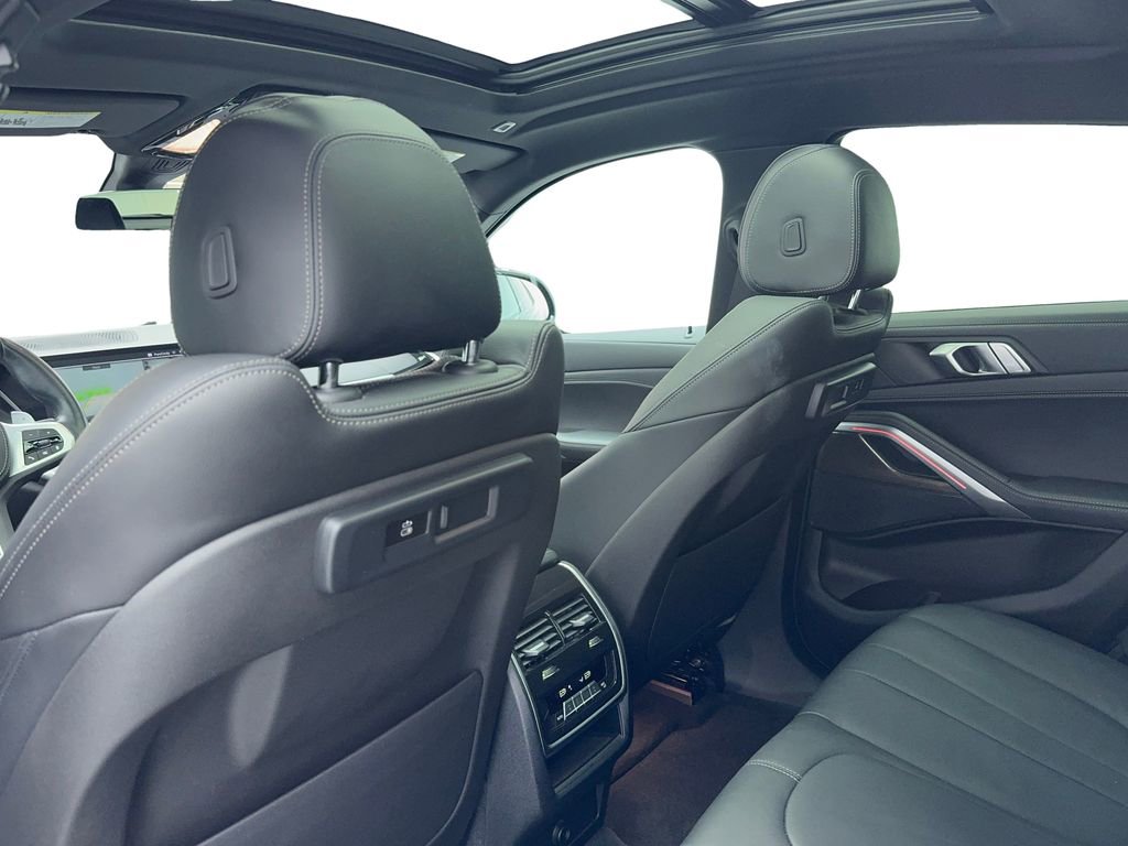 Used 2022 BMW X6 xDrive40i w/ M Sport Package image 41