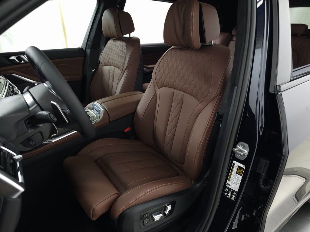 New 2026 BMW X7 M60i image 12