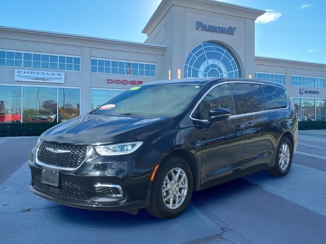 Certified 2025 Chrysler Pacifica Select