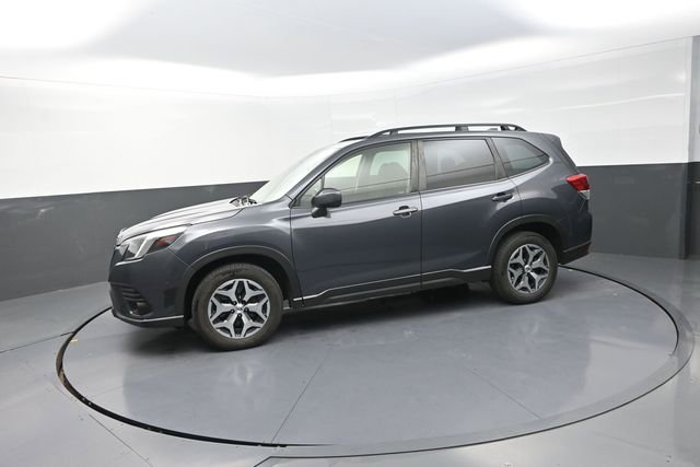 Used 2023 Subaru Forester Premium image 90