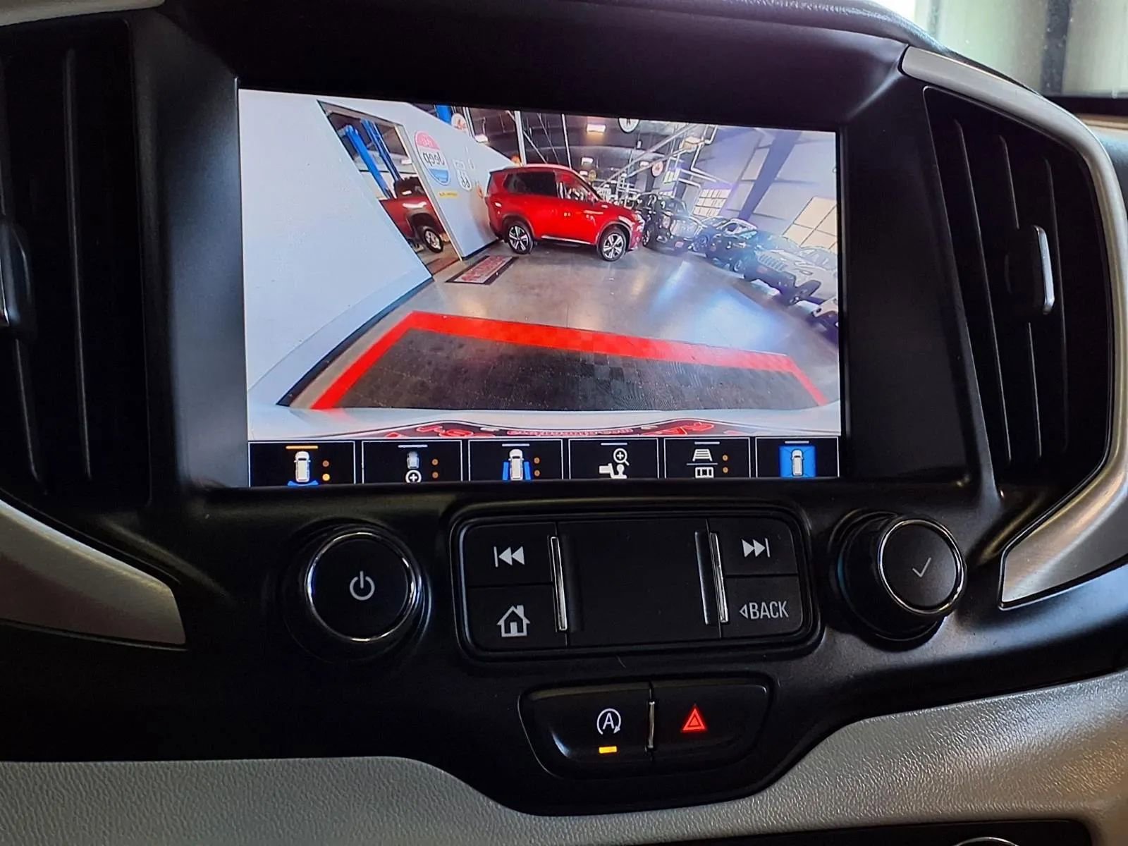 Used 2023 GMC Terrain Denali w/ Denali Premium Package AWD/4WD image 21