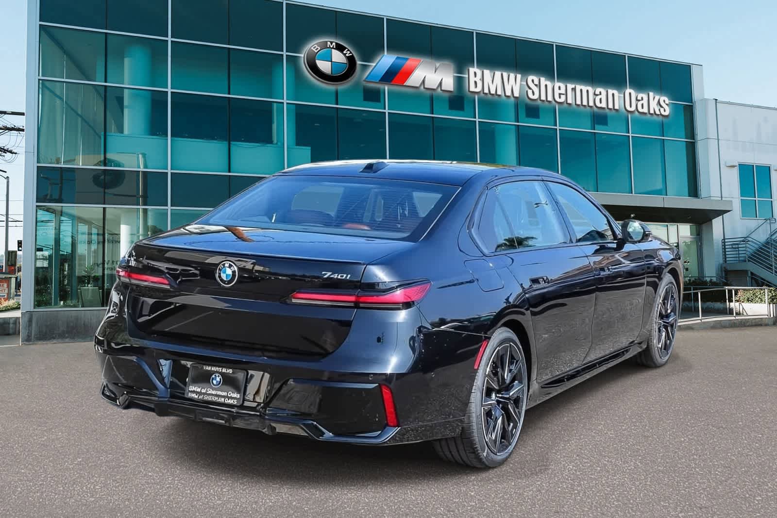 New 2026 BMW 740i w/ Executive Package RWD image 4