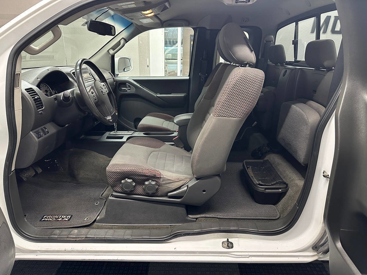 Used 2012 Nissan Frontier PRO-4X image 16