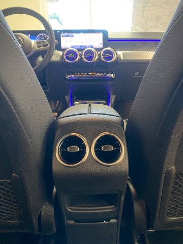 Used 2025 Mercedes-Benz GLB 250 image 28