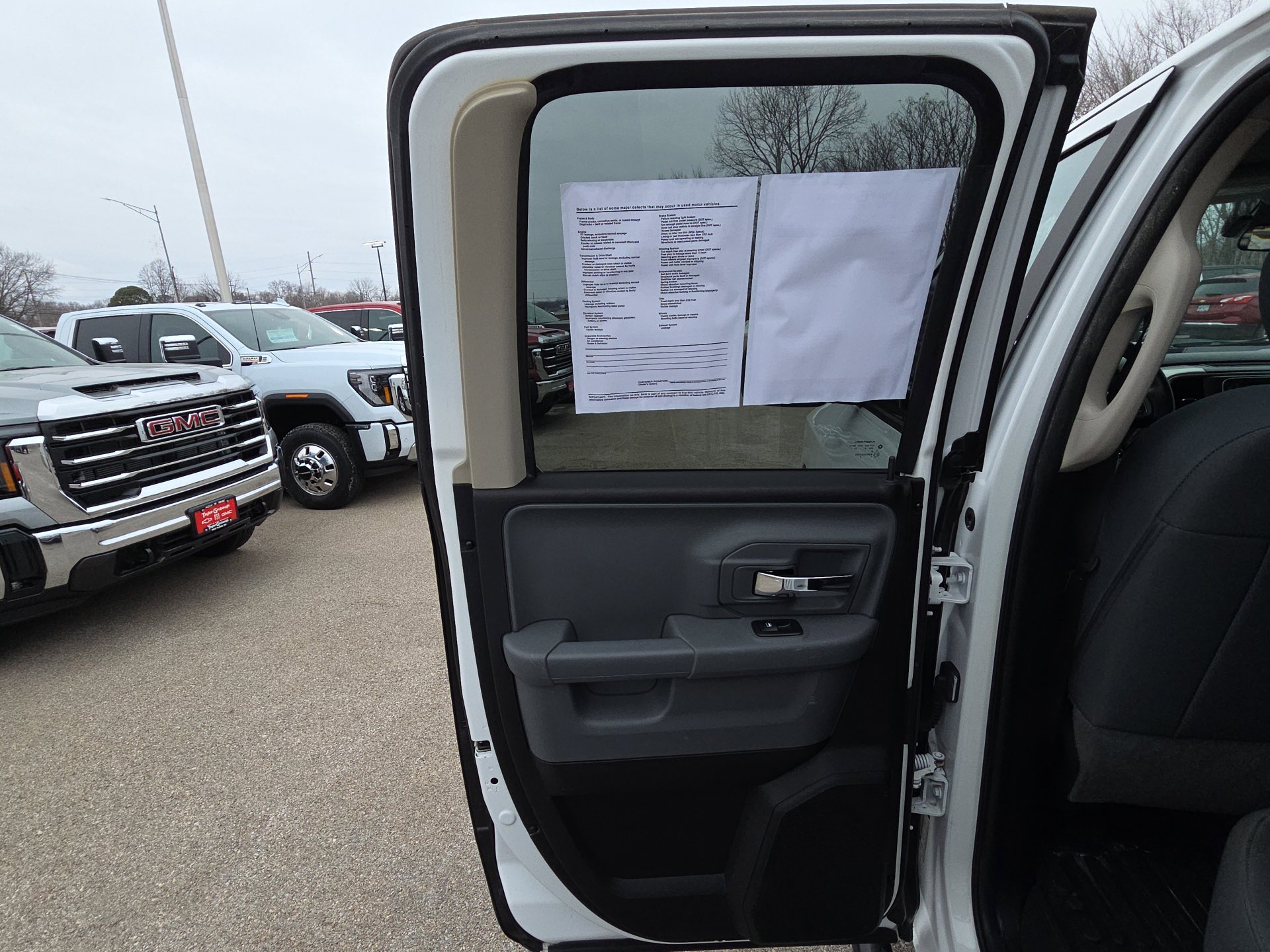 Used 2018 RAM 1500 Classic SLT image 27