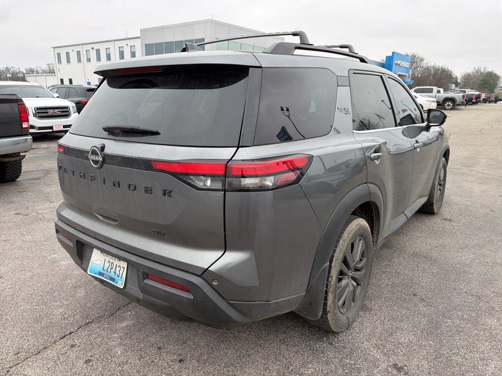 Used 2022 Nissan Pathfinder SV w/ SV Black Package image 5