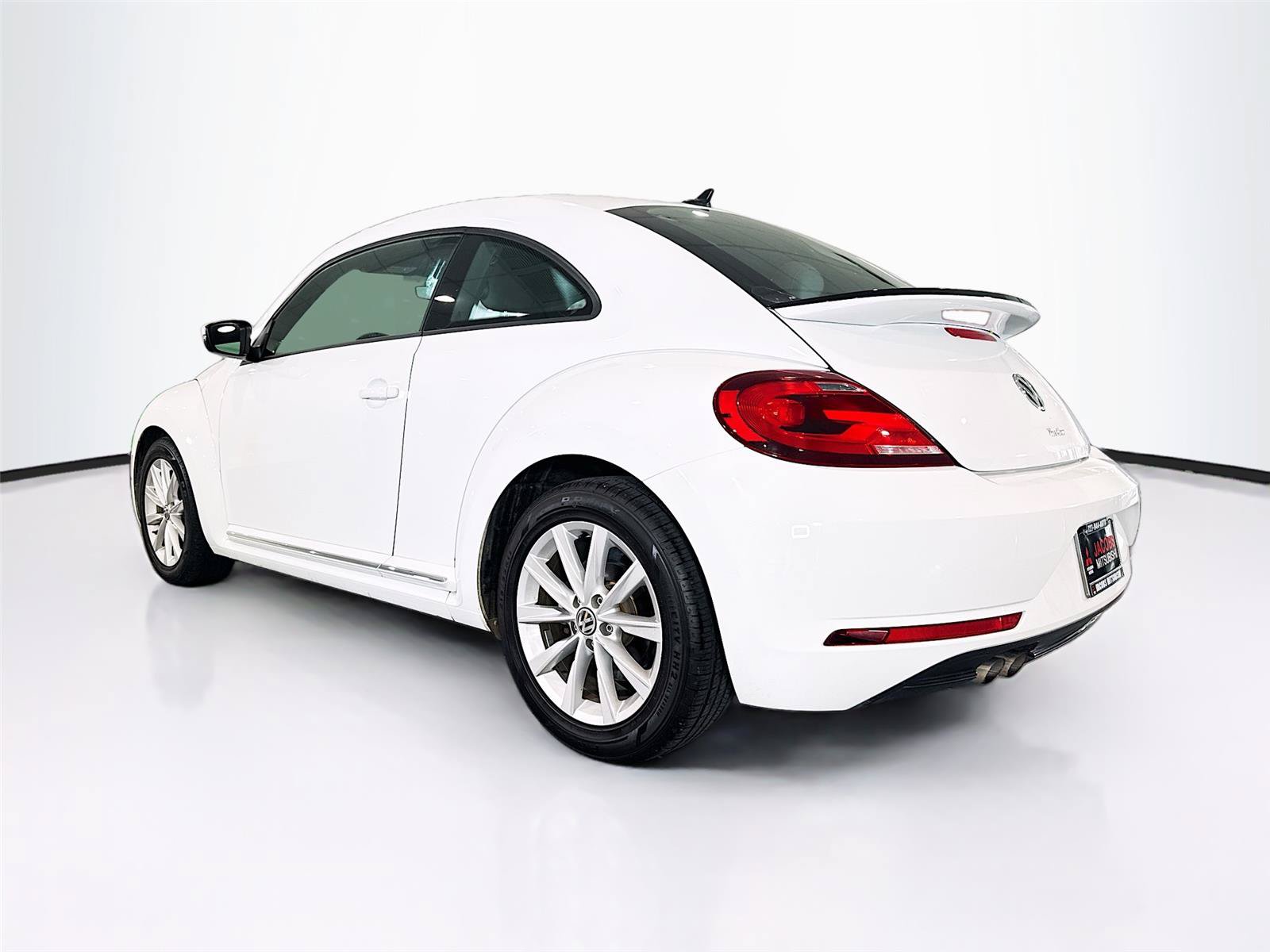 Used 2018 Volkswagen Beetle 2.0T FWD image 3
