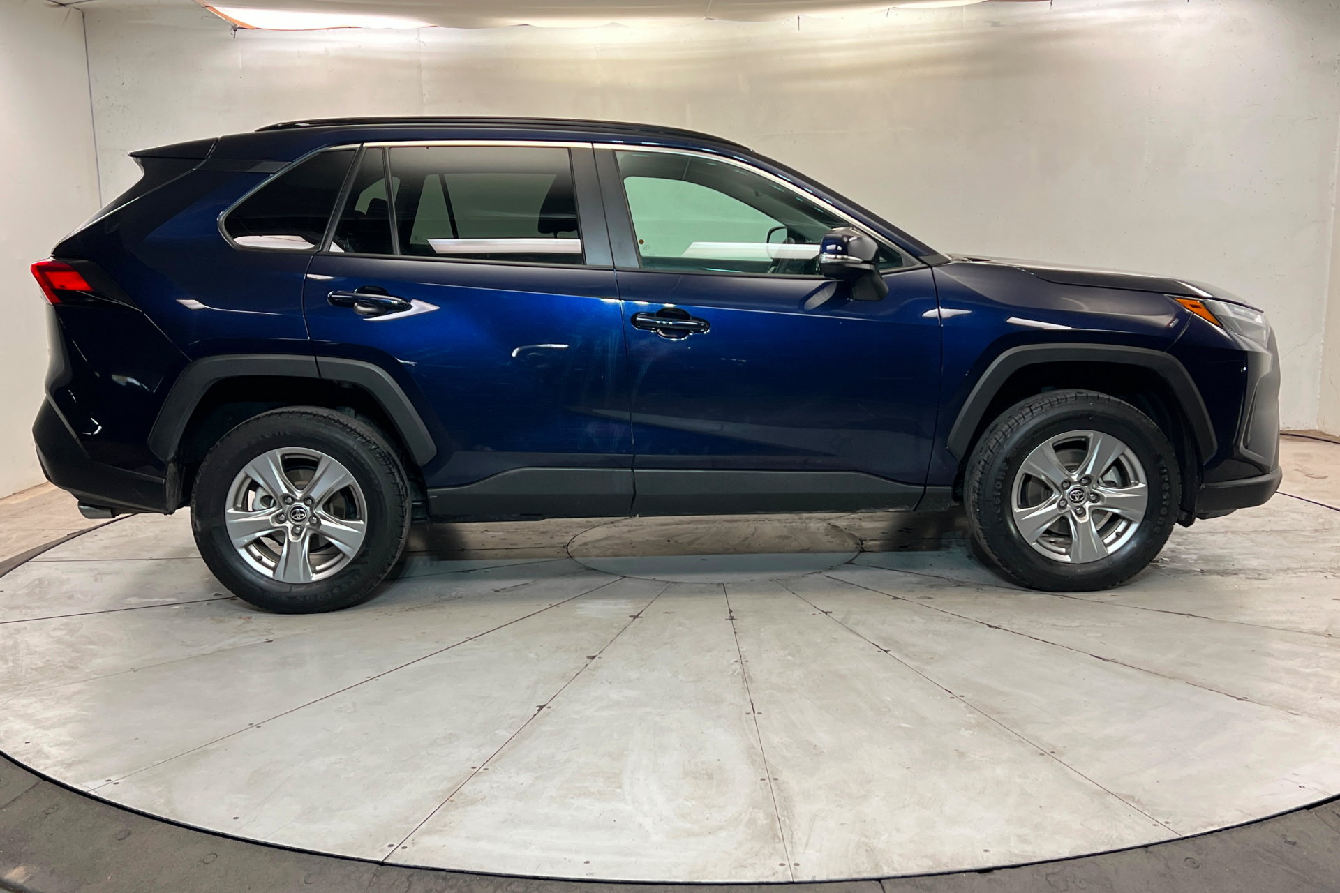 Used 2025 Toyota RAV4 XLE FWD image 7