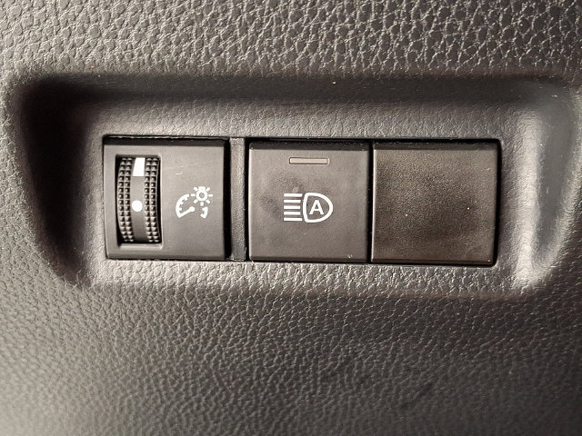 Used 2023 Toyota RAV4 LE FWD image 32