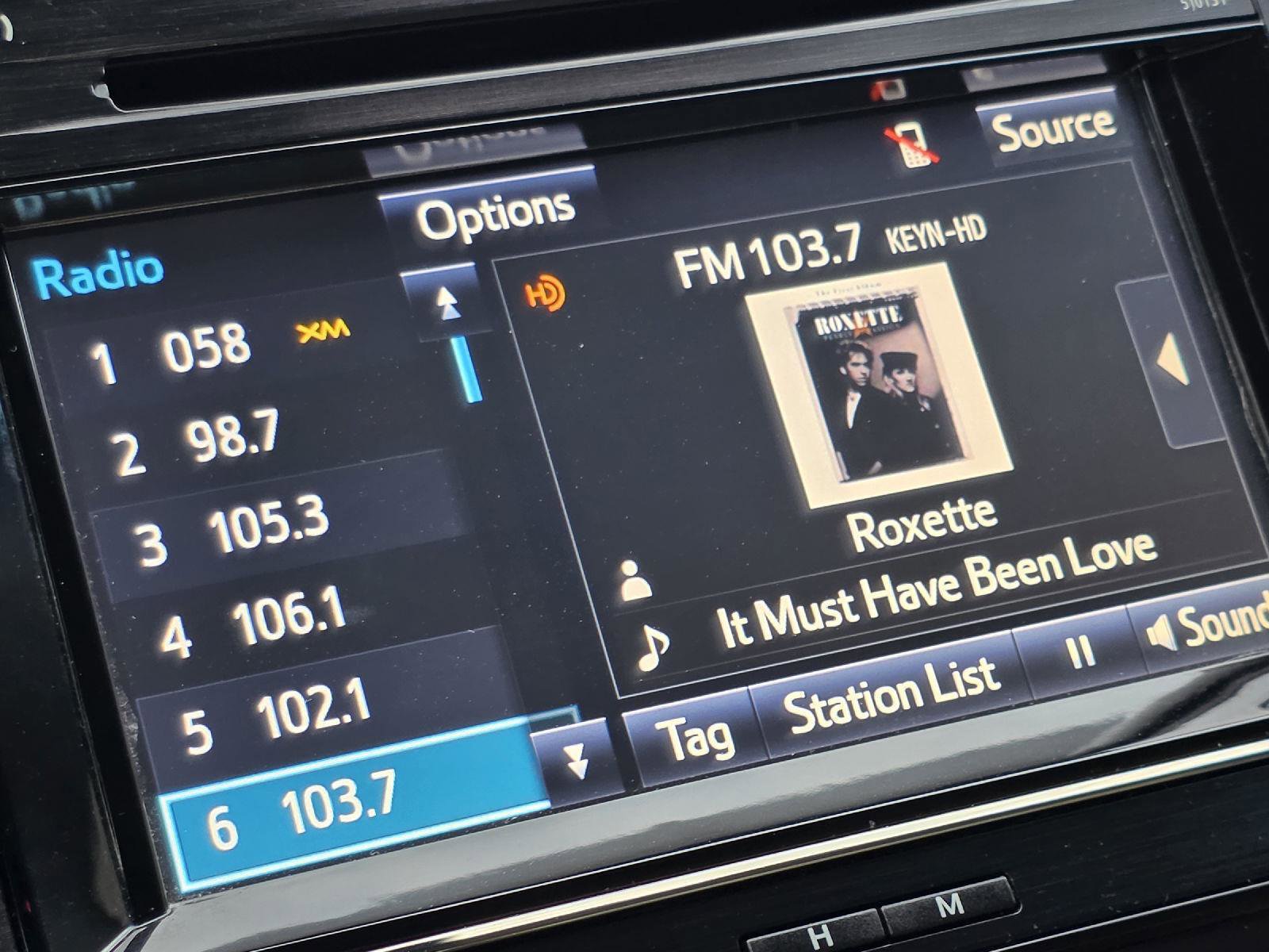 Used 2018 Toyota Avalon Limited image 24