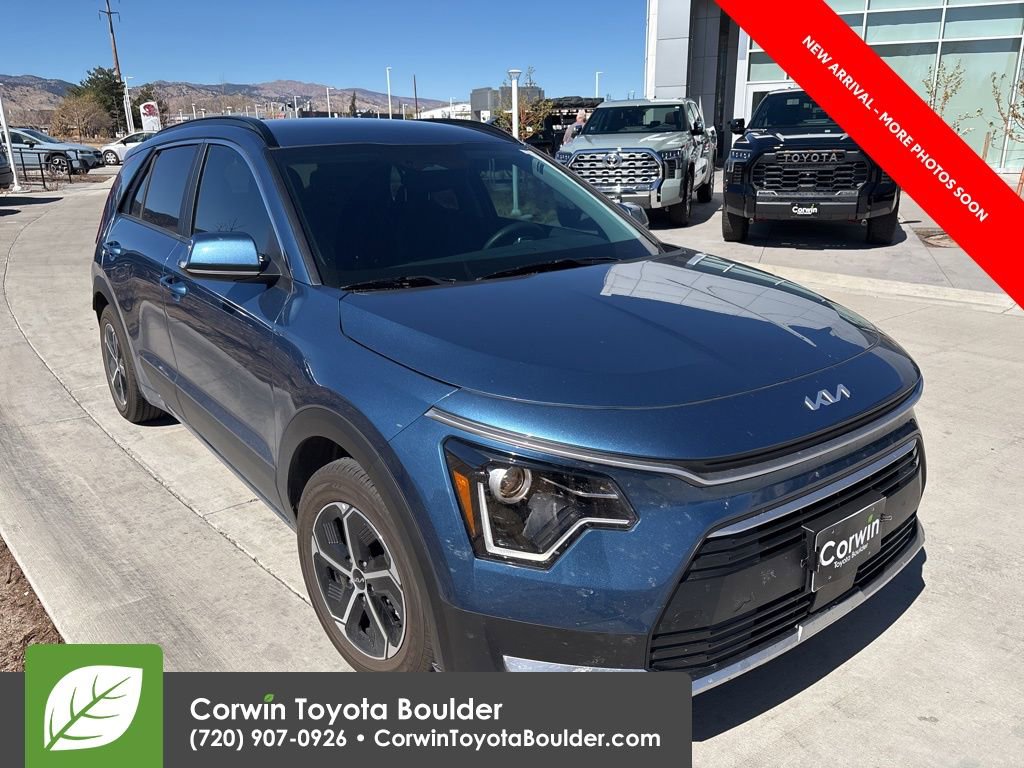 Used 2024 Kia Niro EX image 1