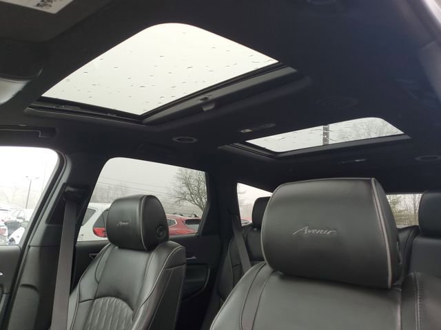 Used 2023 Buick Enclave Avenir w/ Avenir Technology Package AWD/4WD image 9