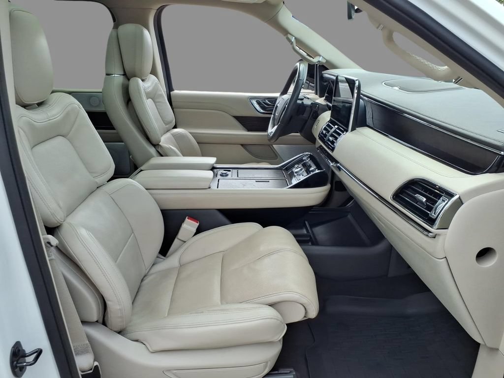 Used 2021 Lincoln Navigator L Reserve w/ Luxury Package AWD/4WD image 13