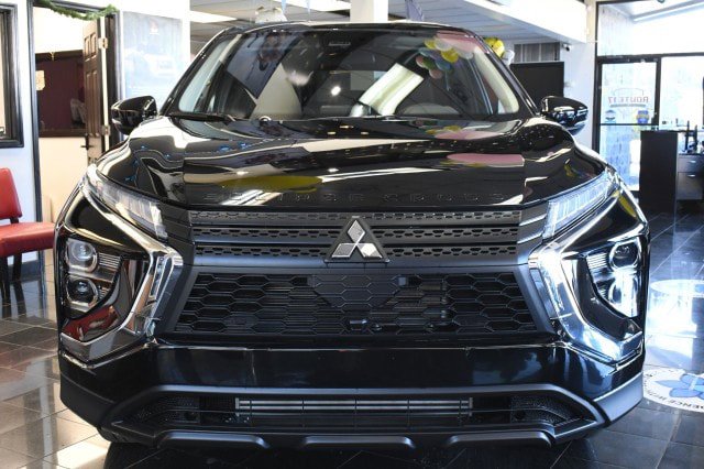 New 2026 Mitsubishi Eclipse Cross LE AWD/4WD image 2