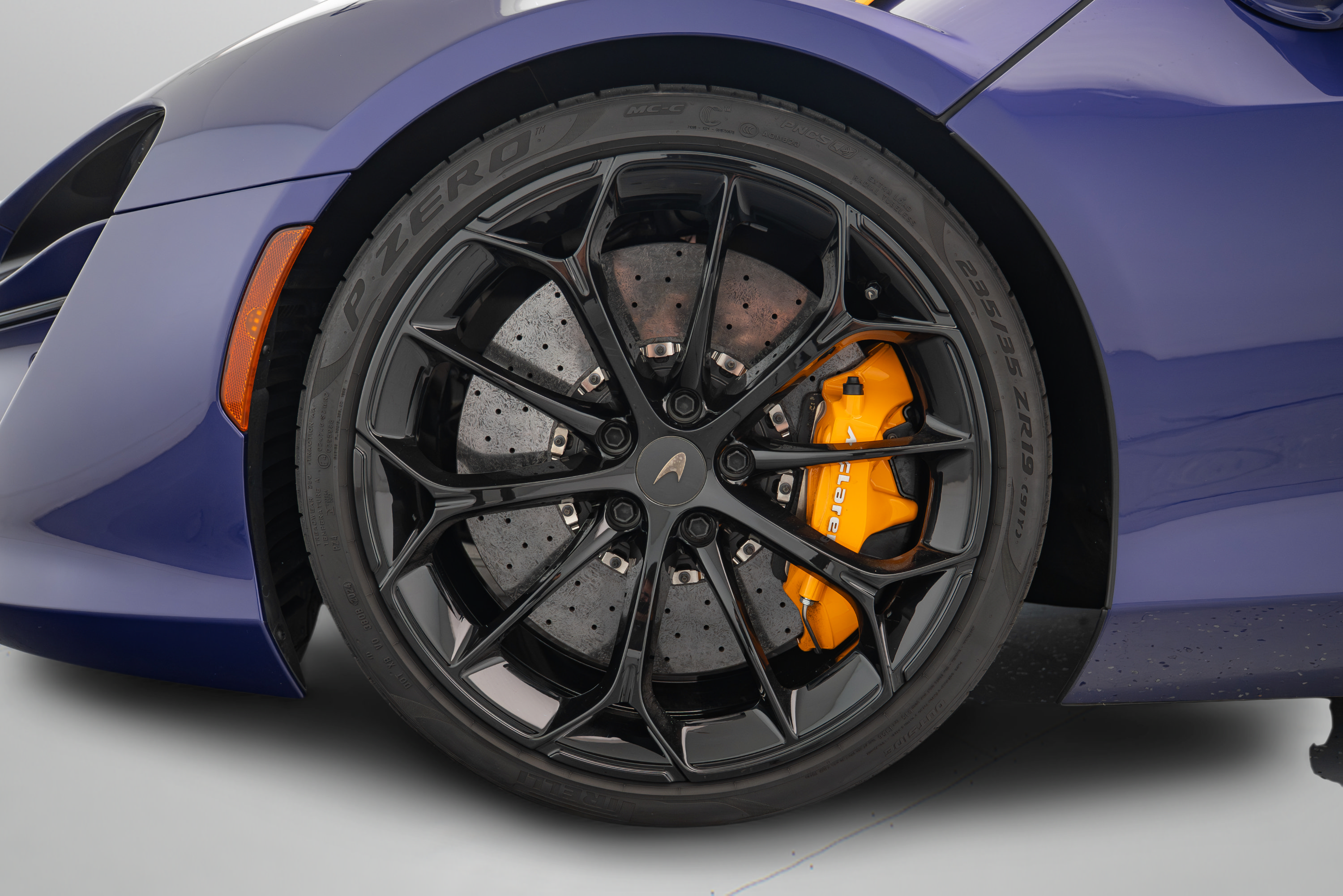 Used 2025 McLaren Artura Spider RWD image 20