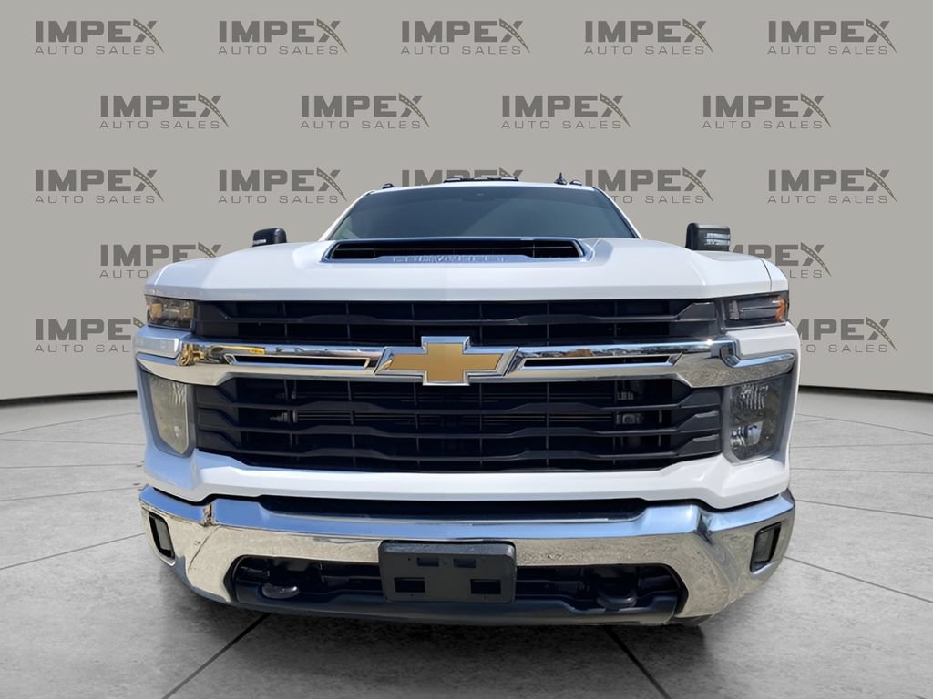 Used 2024 Chevrolet Silverado 3500 LT w/ Convenience Package AWD/4WD image 10