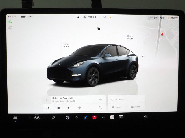 Used 2025 Tesla Model Y AWD image 26