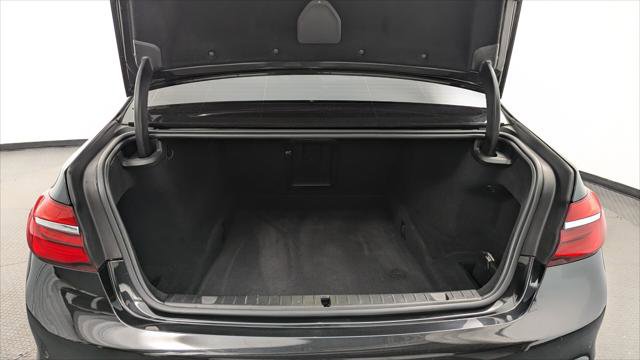 Used 2018 BMW 740i xDrive image 18