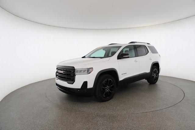 Used 2023 GMC Acadia SLE w/ Driver Convenience Package image 2