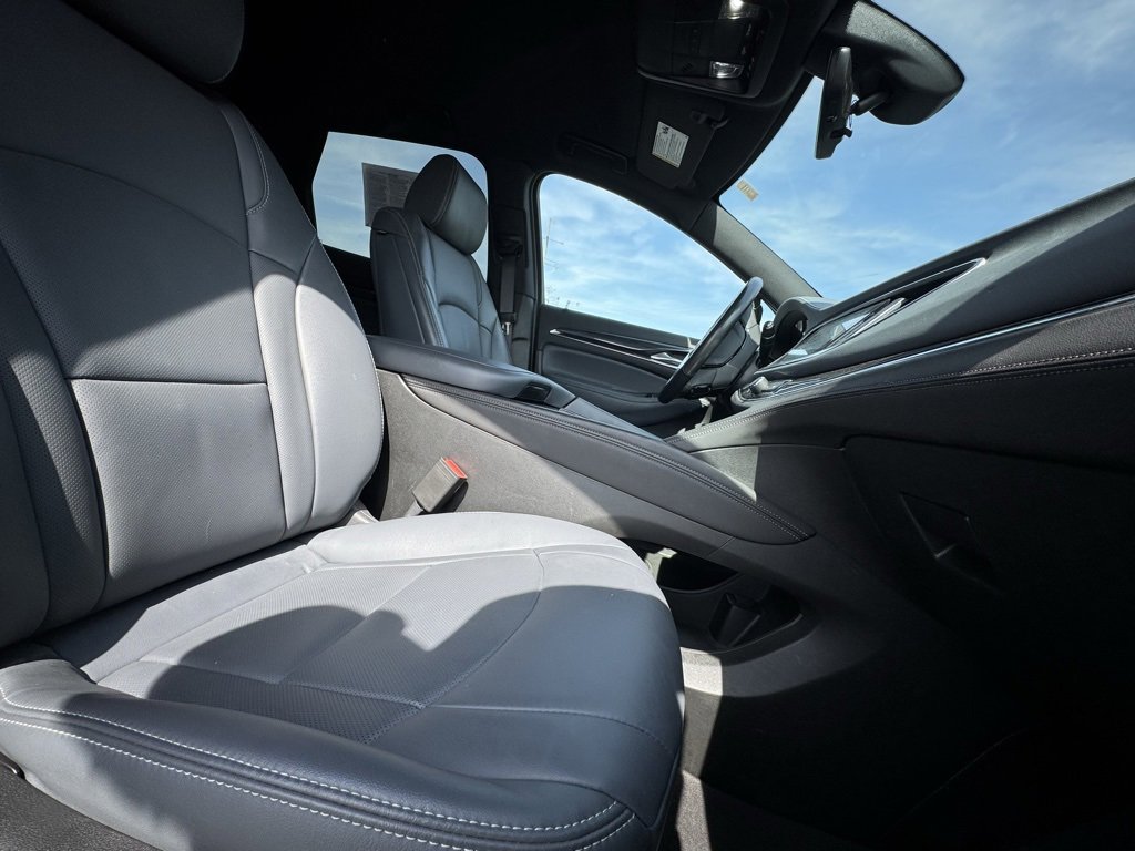 Used 2024 Buick Enclave Premium image 25