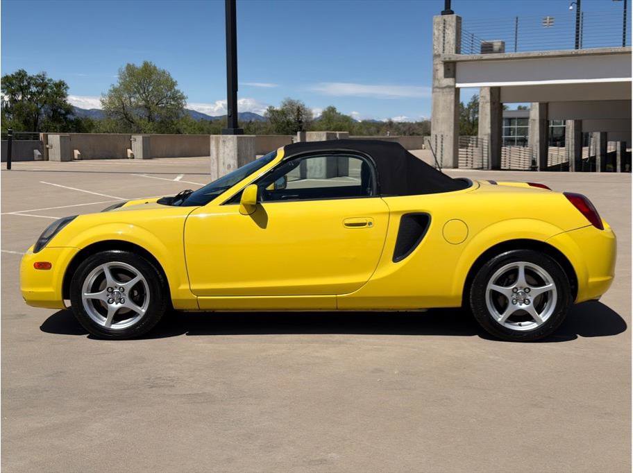 Used 2001 Toyota MR2 image 4