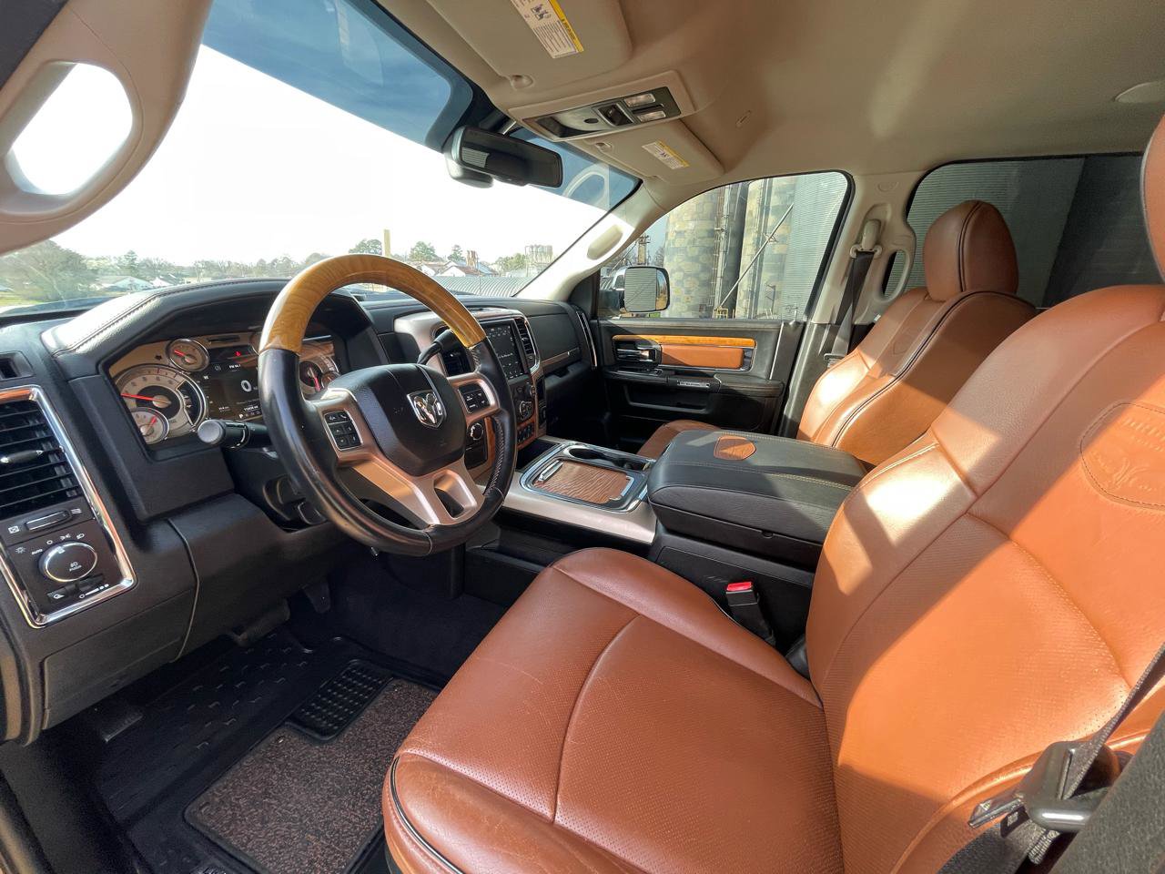 Used 2018 RAM 3500 Laramie Longhorn AWD/4WD image 10