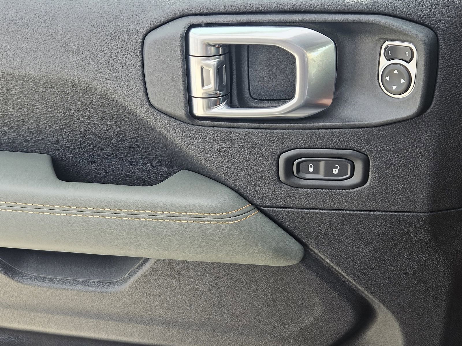 New 2026 Jeep Gladiator Mojave image 24