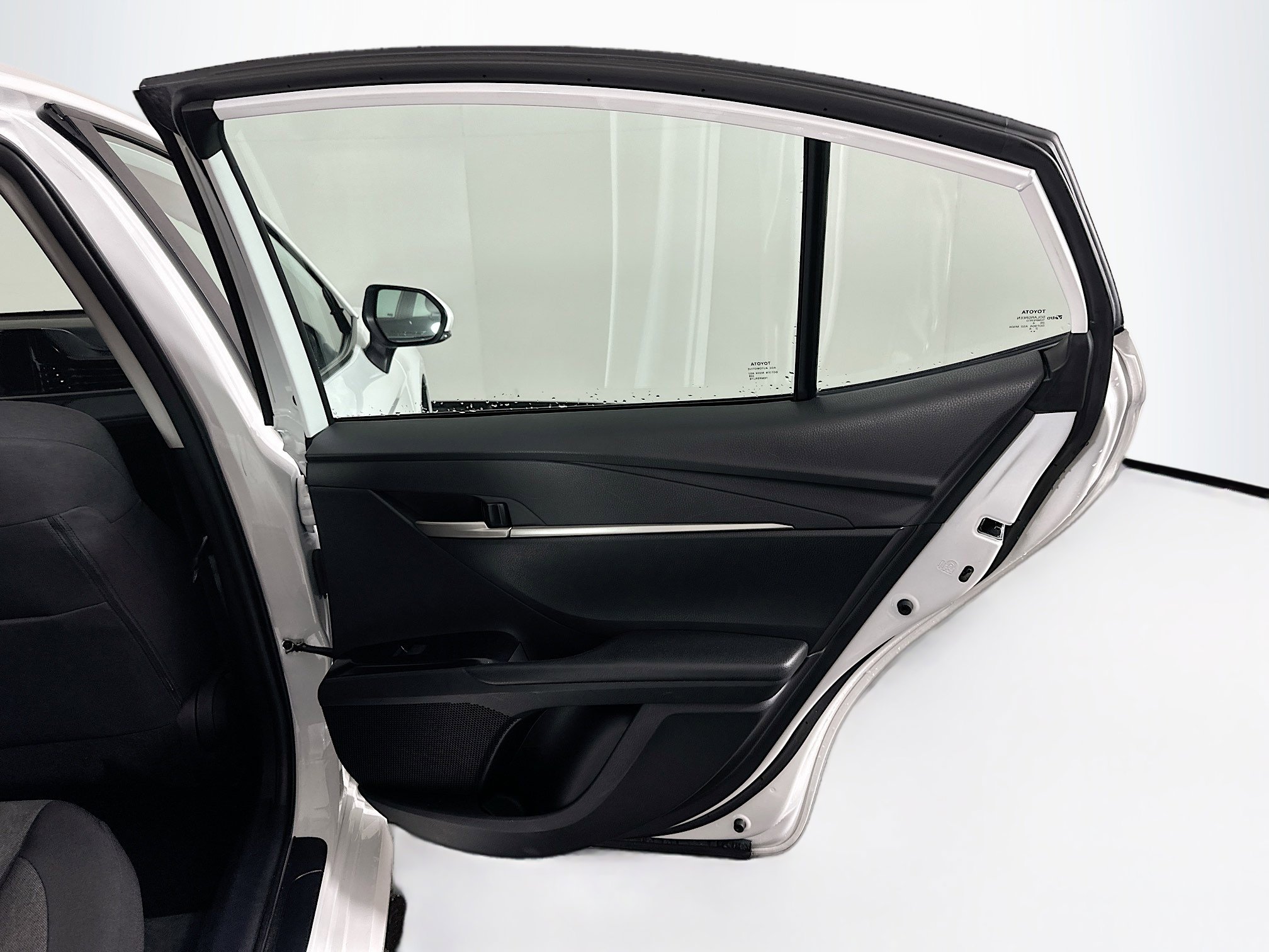 Used 2025 Toyota Camry LE image 30