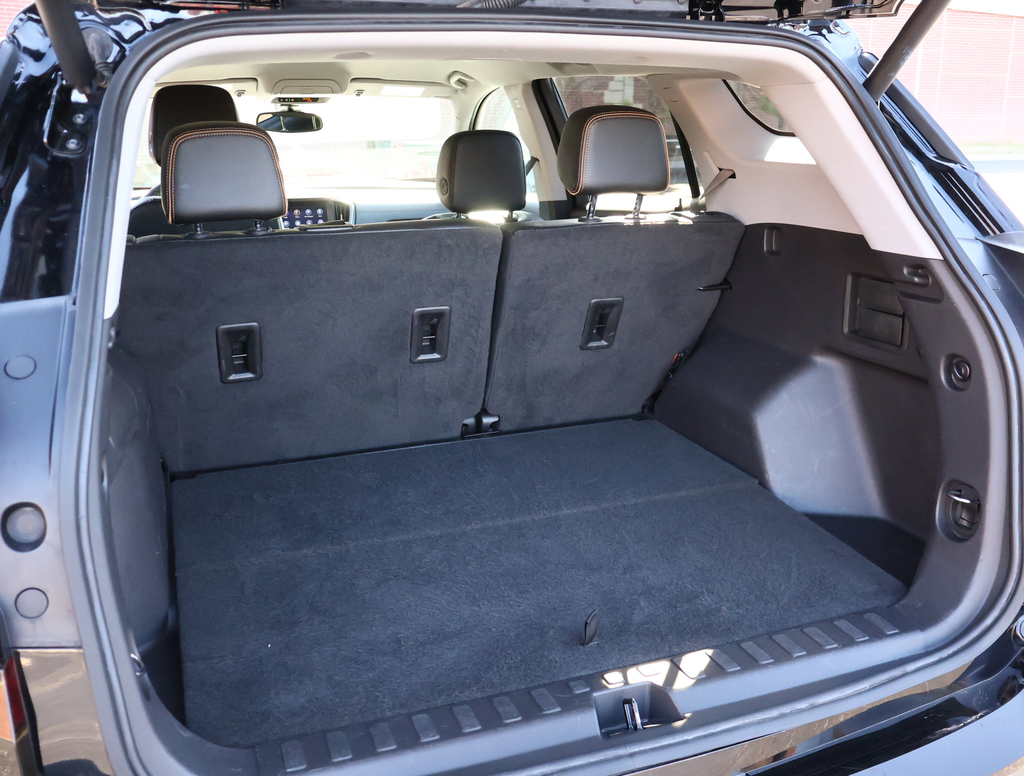 Used 2024 GMC Terrain AT4 w/ Tech Package image 24