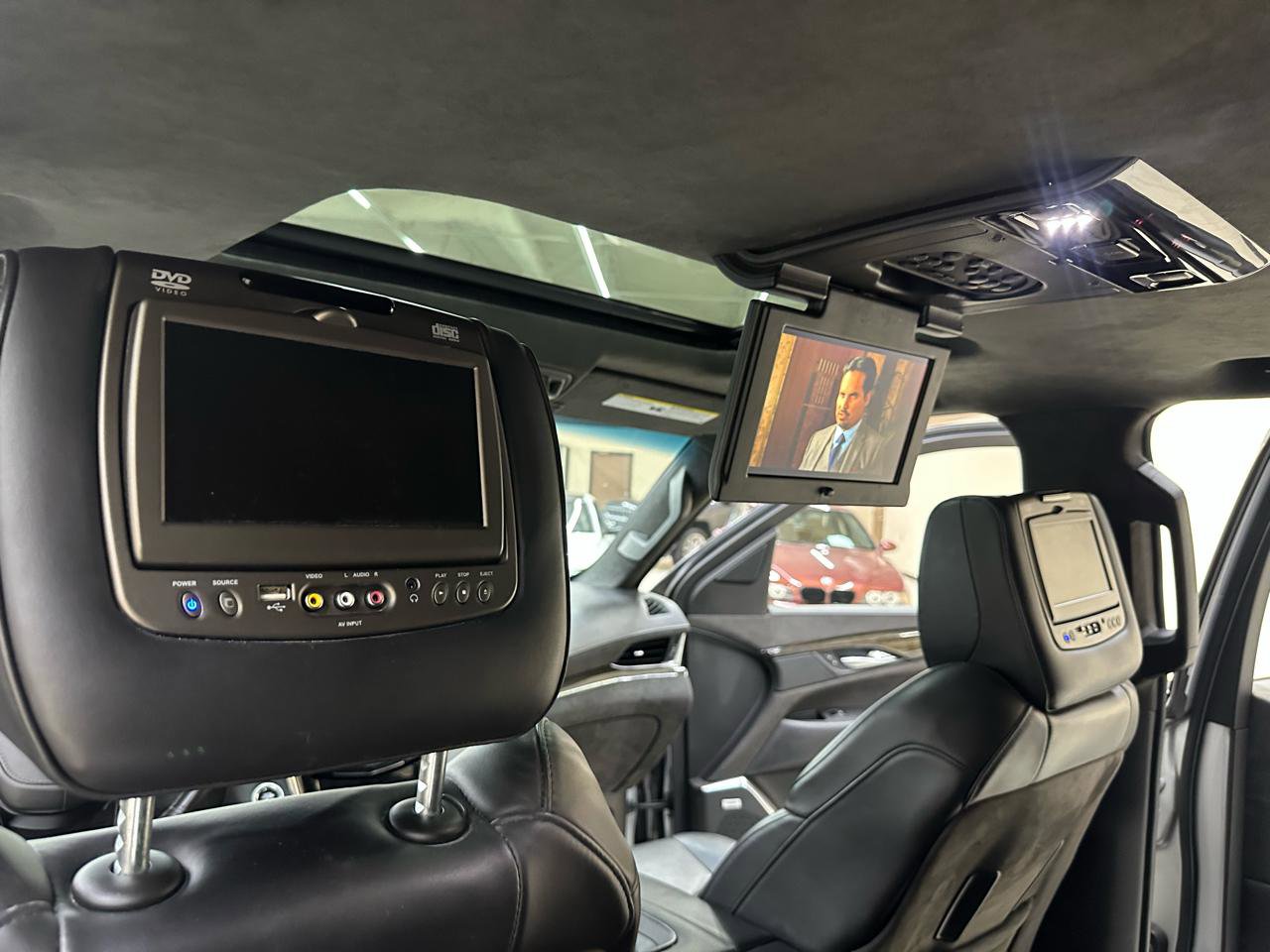 Used 2017 Cadillac Escalade Platinum AWD/4WD image 36