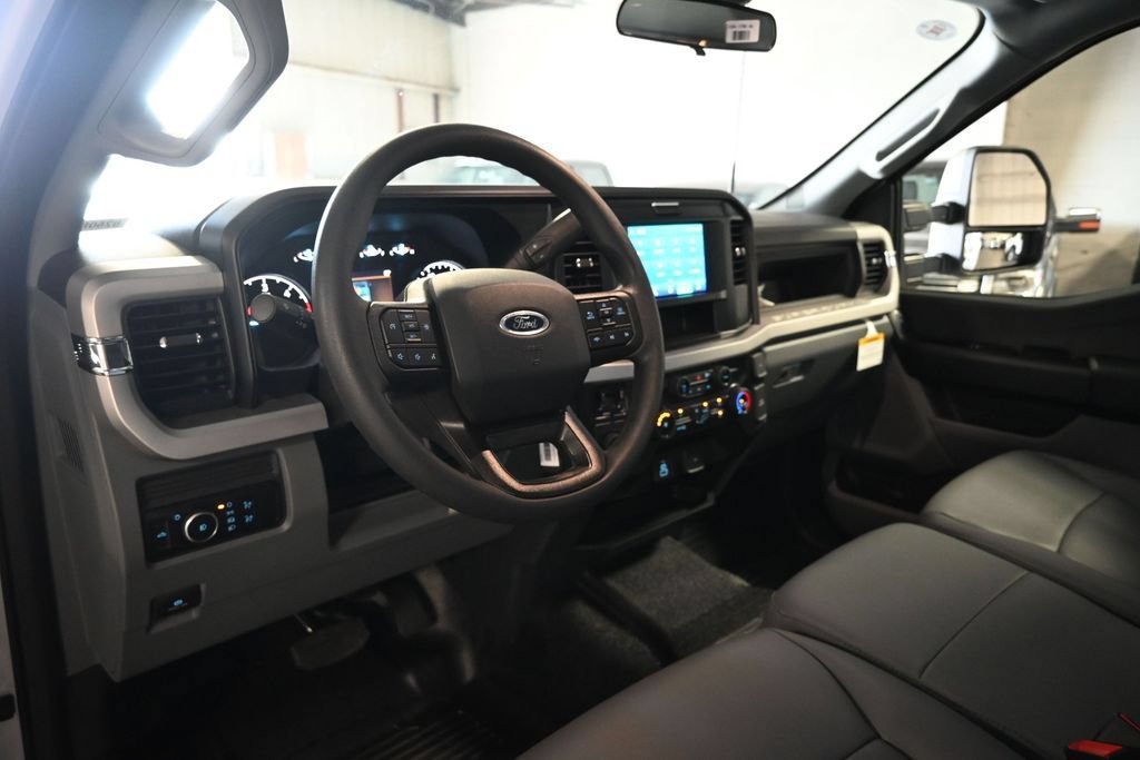 New 2026 Ford F450 XL w/ XL Chrome Package RWD image 17