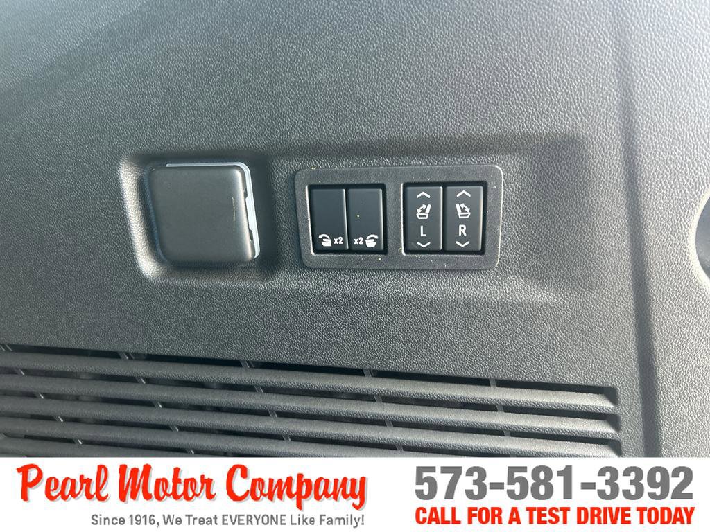 New 2026 Chevrolet Suburban Premier w/ Sun And Tow Package AWD/4WD image 27