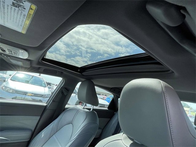 Used 2020 Toyota Avalon Limited image 17