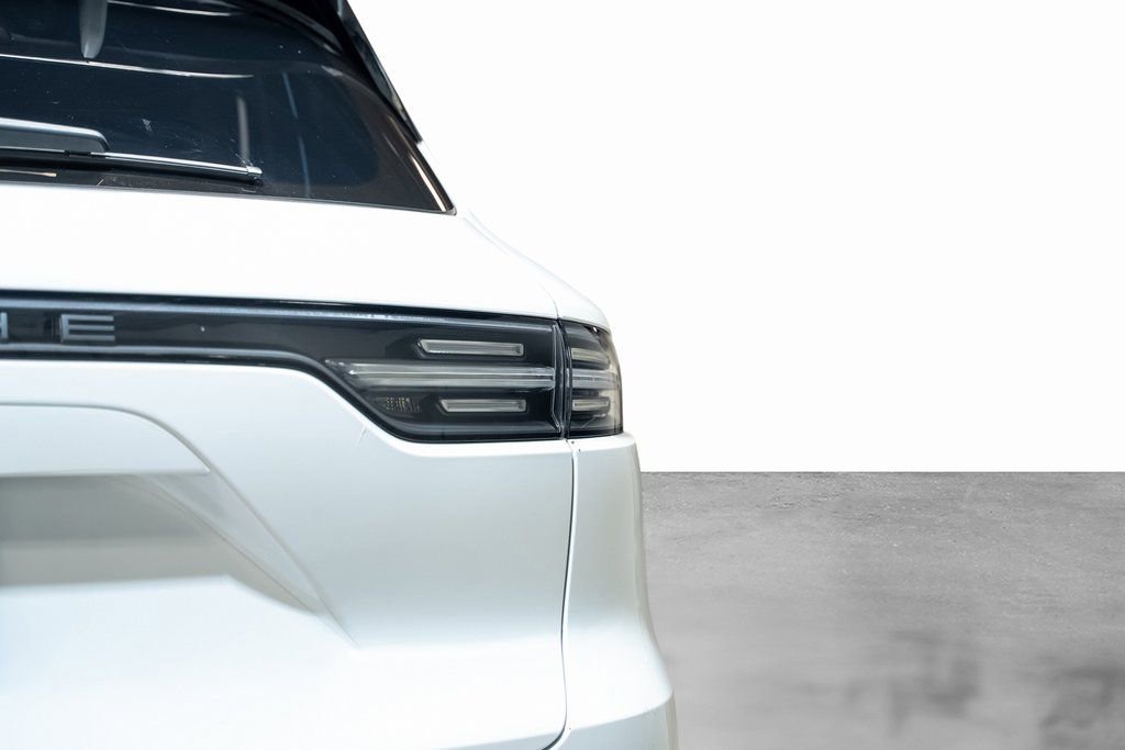 Used 2022 Porsche Cayenne GTS image 14