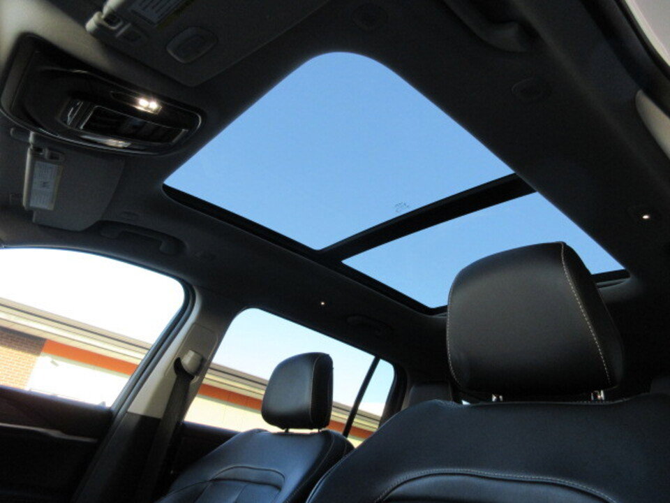 Used 2023 Jeep Grand Cherokee L Limited w/ Trailer Tow Group (B) image 29