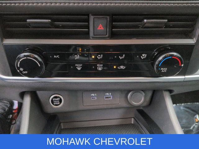 Used 2023 Nissan Rogue S AWD/4WD image 18