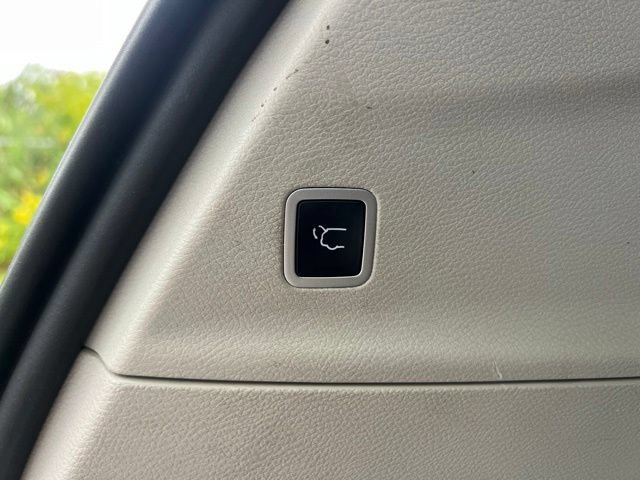 Used 2019 Chrysler Pacifica Limited FWD image 16
