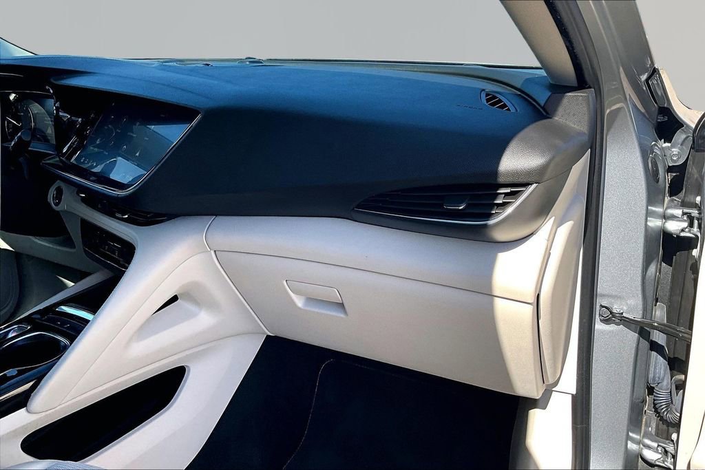 Used 2023 Buick Envision Preferred image 17