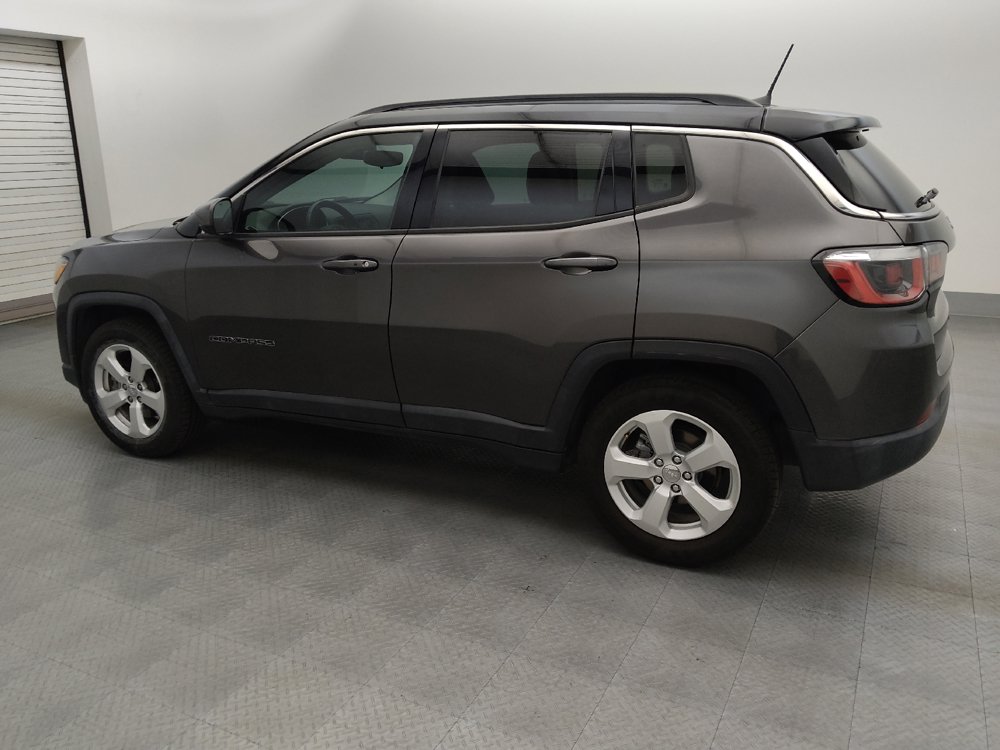 Used 2019 Jeep Compass Latitude FWD image 3